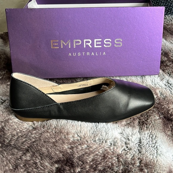 Empress Australia Shoes Empress Australia Black Leather Flats